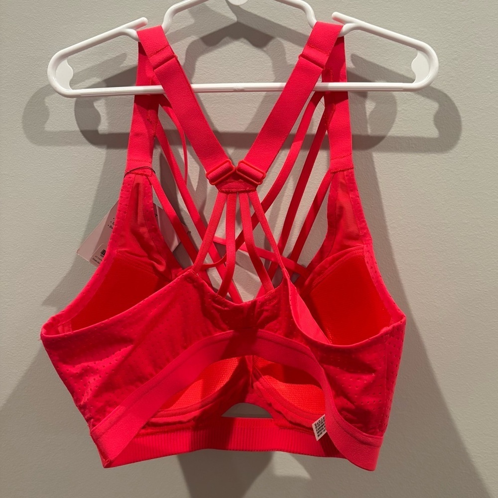 Victoria’s Secret VSX Sports Bra - Picture 2 of 4